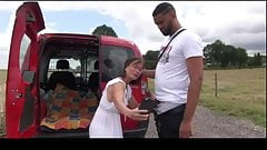 Milf asiatique assfudked dans camionette